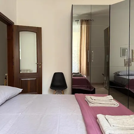 Per 5 Persone Su Scalinata Storica A 9 Minuti A Piedi Dalla Stazione E 12 Dal Centro - Vista Sui Tetti Della Citta - Zona Collinare Residenziale *