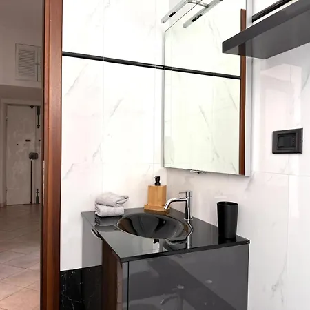 Per 5 Persone Su Scalinata Storica A 9 Minuti A Piedi Dalla Stazione E 12 Dal Centro - Vista Sui Tetti Della Citta - Zona Collinare Residenziale Апартаменти *