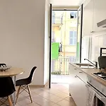 Per 5 Persone Su Scalinata Storica A 9 Minuti A Piedi Dalla Stazione E 12 Dal Centro - Vista Sui Tetti Della Citta - Zona Collinare Residenziale * La Spezia