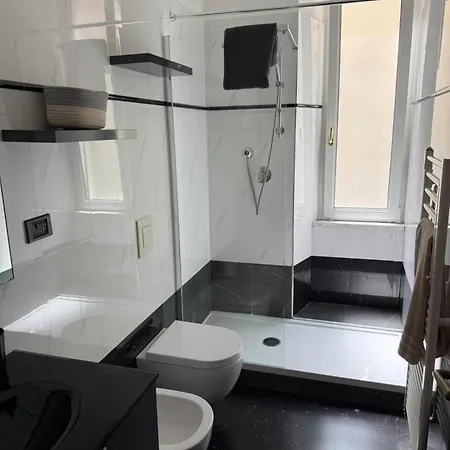 Per 5 Persone Su Scalinata Storica A 9 Minuti A Piedi Dalla Stazione E 12 Dal Centro - Vista Sui Tetti Della Citta - Zona Collinare Residenziale Apartment *